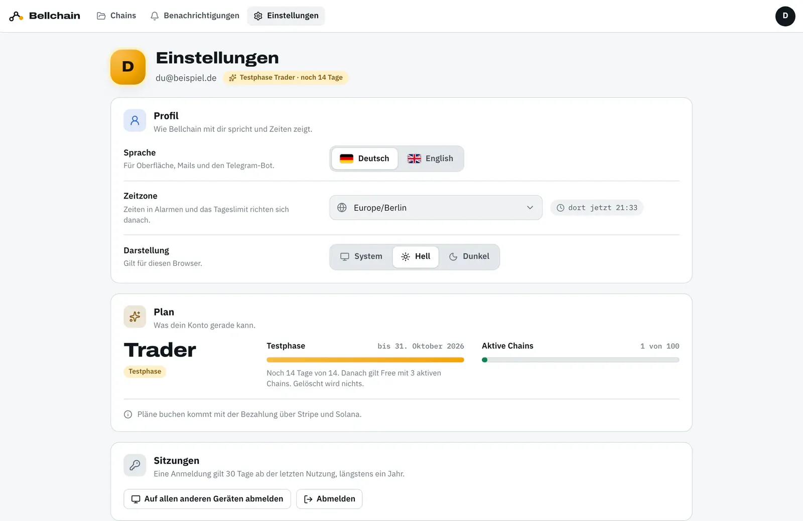 Seite „Einstellungen“ mit Adresse und „Testphase Trader · noch 14 Tage“, darunter die Bereiche Profil (Sprache Deutsch, Zeitzone Europe/Berlin mit der Uhrzeit dort, Darstellung Hell), Plan (Trader in der Testphase bis 31. Oktober 2026, 1 von 100 Chains aktiv) und Sitzungen.